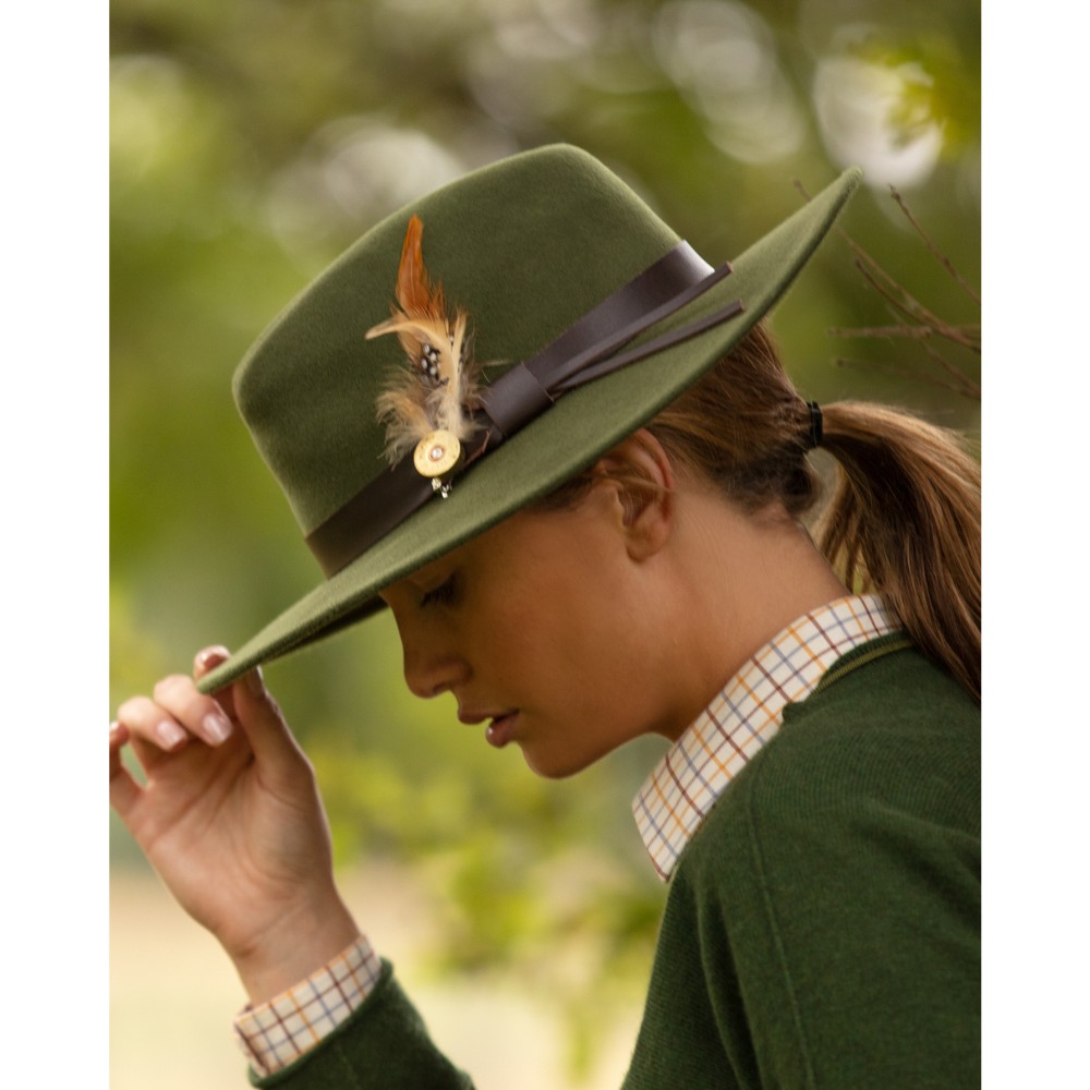 hanbury-hat-olive-model