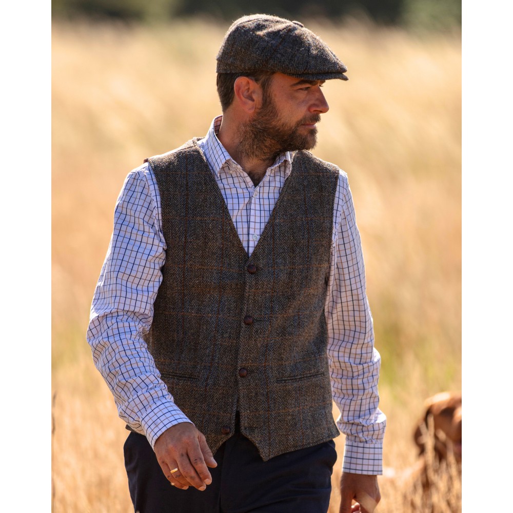 dalston-waistcoat-clinton-brown-model