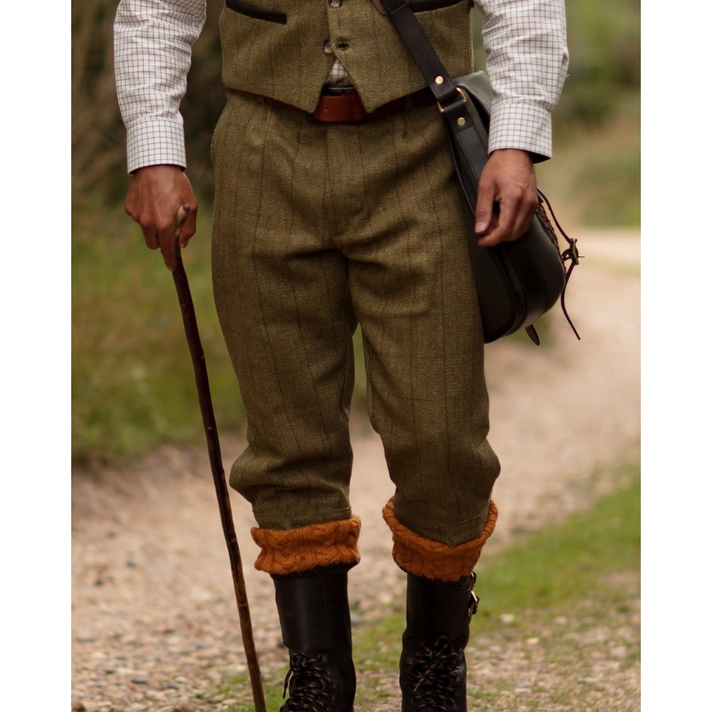 northfield-breeks-light-sage-model