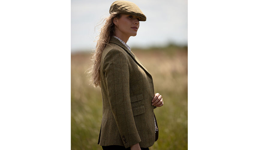 Women's Style Guide: How To Wear A Tweed Jacket