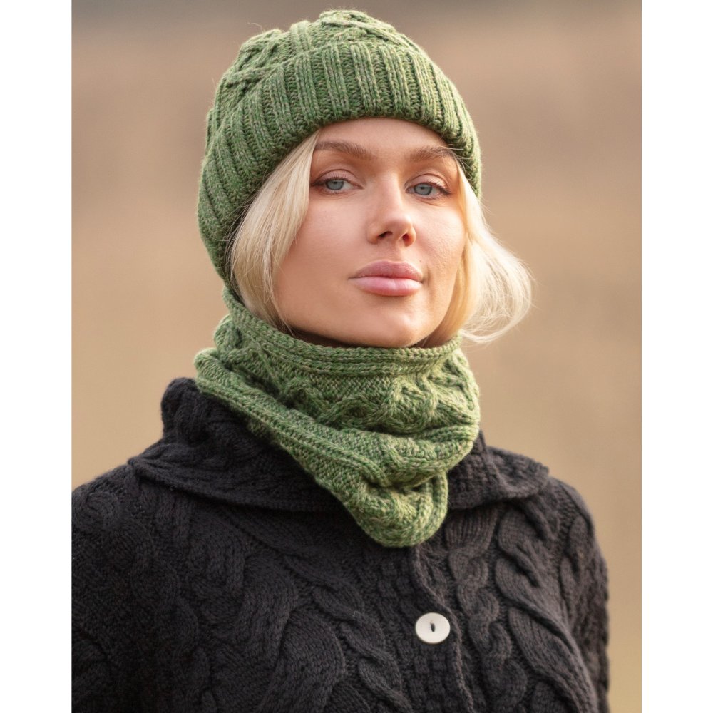 harwell-snood-meadow-green-model-2