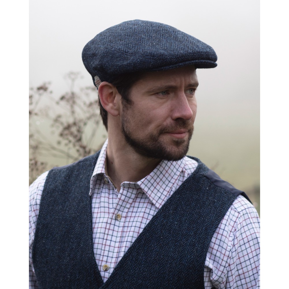 oakmoor-flat-cap-midnight-blue-model