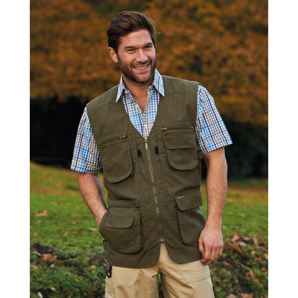 dale-multi-pocket-gilet-olive-model