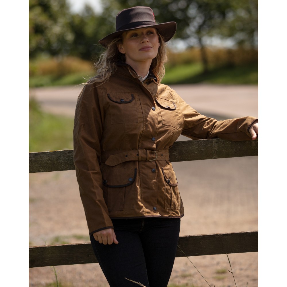 florence-motorcycle-jacket-beige-model