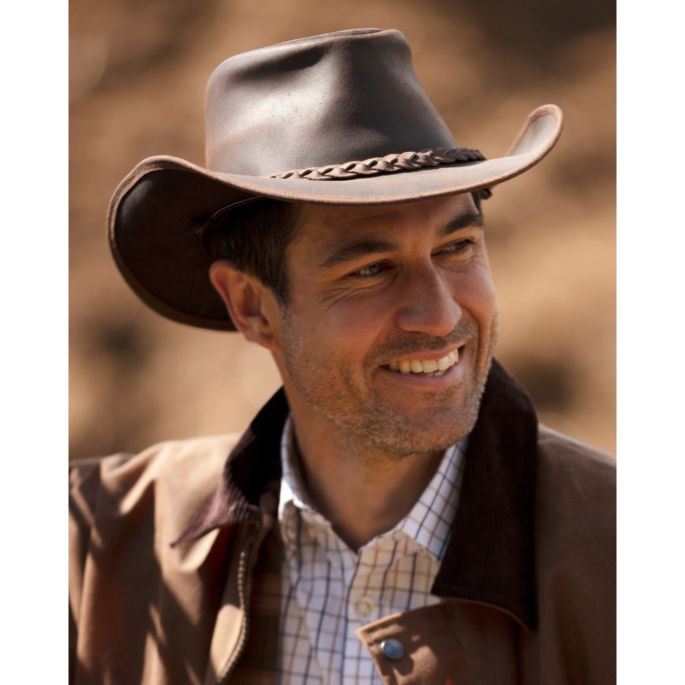 weathered-outback-hat-brown-model