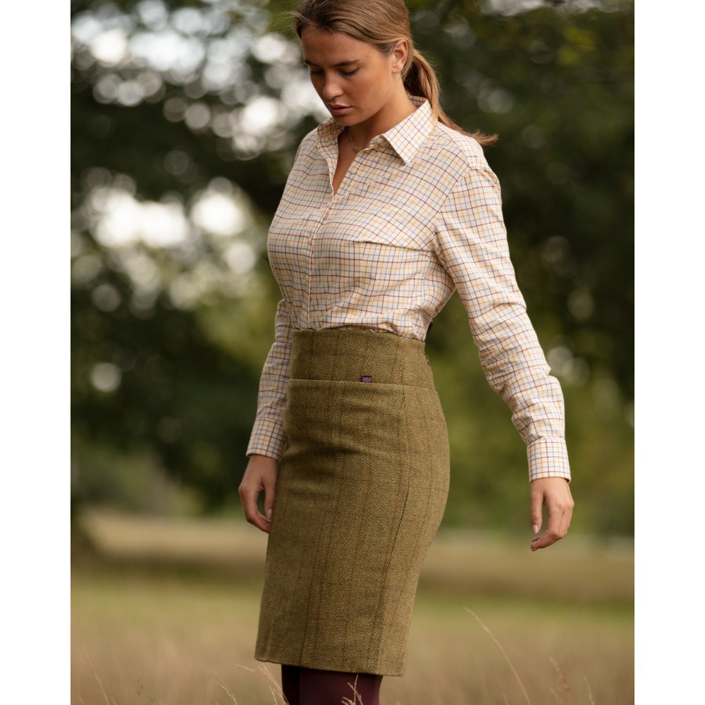 winslow-skirt-light-sage-model