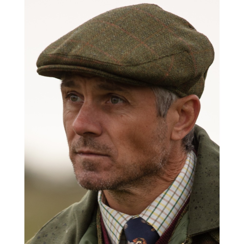 cambridge-flat-cap-dark-sage-model