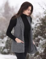 elmore-gilet-pebble-grey-model.jpg