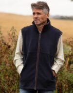 hampton-gilet-navy-model.jpg