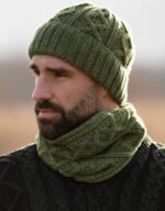 harwell-snood-meadow-green-model.jpg