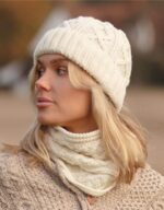 harwell-snood-pearl-model-2.jpg