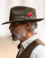 preston-outback-hat-olive-model-1-1.jpg