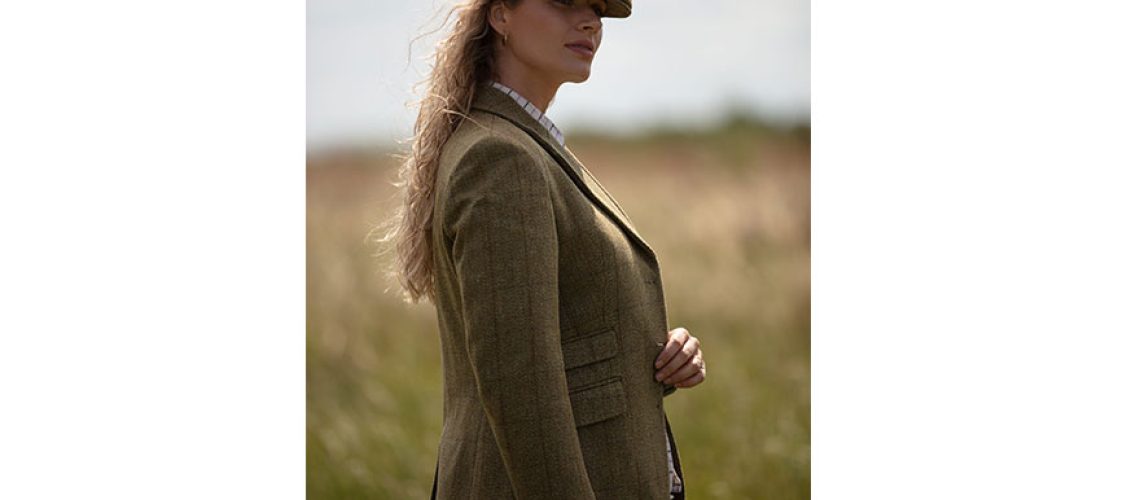Women's Style Guide: How To Wear A Tweed Jacket